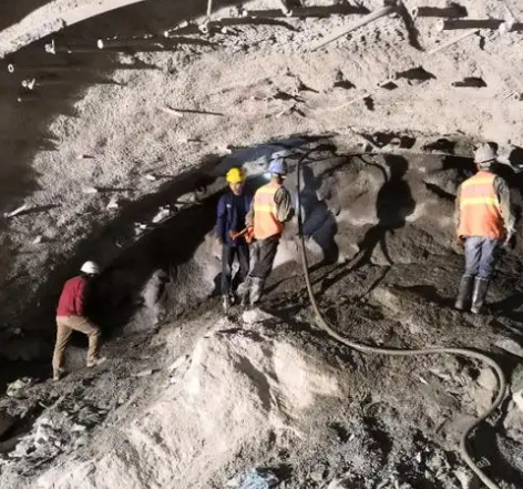 什邡拱顶带模注浆料的施工流程及注意事项